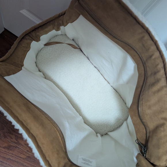 Brown and White Dog Carrier Tote - Picture 15 of 15